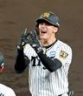 　３回、２点内野安打を放ち、喜びを爆発させる元山（撮影・立川洋一郎）