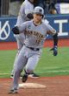 　６回、２点二塁打を放つ坂本（撮影・金田祐二）