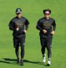 並んでランニングする高橋（左）と村上（撮影・立川洋一郎）
