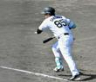 　５回、中前適時打を放つ嶋村（撮影・河西俊輔）