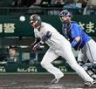 　２回、左前打を放つ大山（撮影・田中太一）