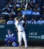 ５回、左越えにソロを放つ森下（捕手・古市）＝撮影・山口登