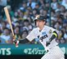 ６回、近本の打球が三ゴロ失策を誘い同点とする（撮影・西田忠信）
