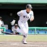 　４回、走者を進塁させる一ゴロを放つ立石